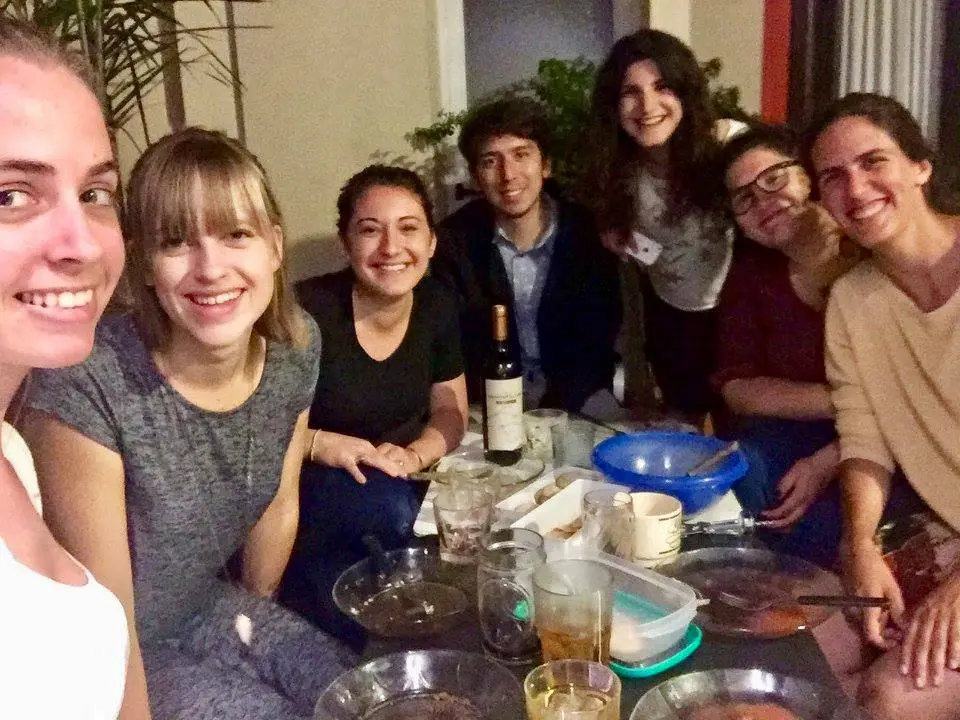 15268003_10155589231353345_3716554718383259827_n friends having dinner in Argentina