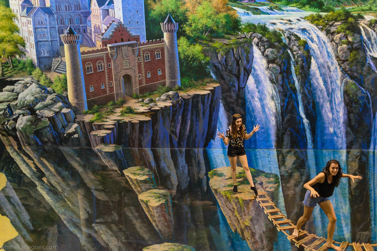 DSC\_0085 Tourists posing on 3D waterfall illusion artwork